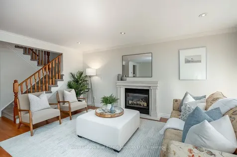 7 Knollwood Court Hamilton ON L9H 7A4