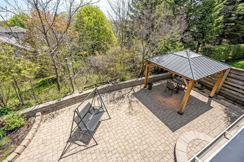 7 Knollwood Court Hamilton ON L9H 7A4