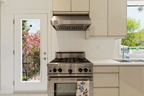 197 Burris Street Hamilton ON L8M 2J7