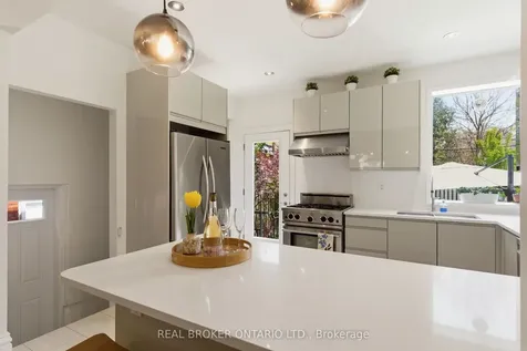 197 Burris Street Hamilton ON L8M 2J7