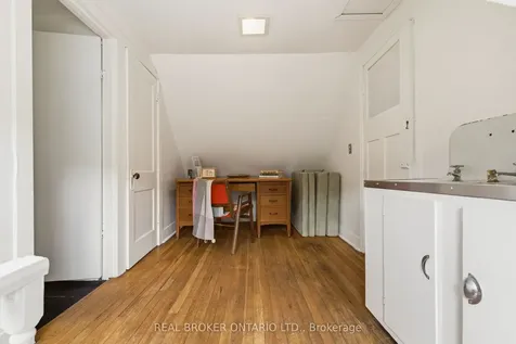 197 Burris Street Hamilton ON L8M 2J7