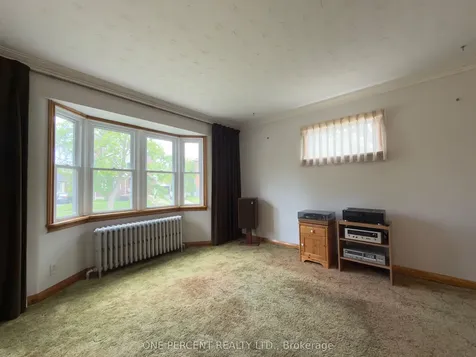 6 Kingsway Crescent St. Catharines ON L2N 1A6