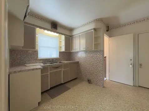 6 Kingsway Crescent St. Catharines ON L2N 1A6