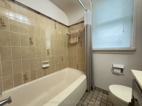 6 Kingsway Crescent St. Catharines ON L2N 1A6
