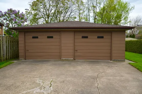6 Kingsway Crescent St. Catharines ON L2N 1A6