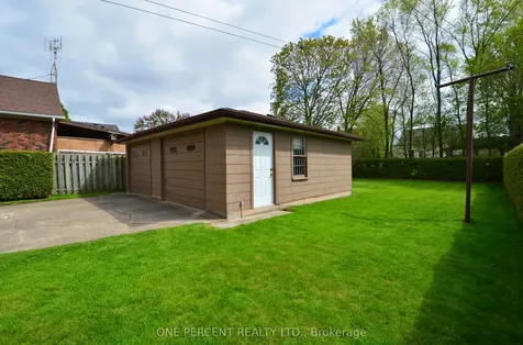 6 Kingsway Crescent St. Catharines ON L2N 1A6