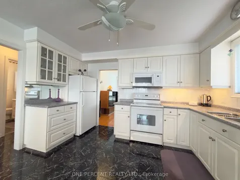6 Kingsway Crescent St. Catharines ON L2N 1A6