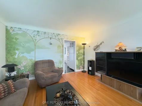 6 Kingsway Crescent St. Catharines ON L2N 1A6