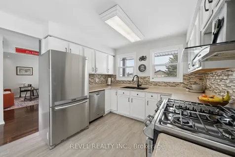 284 Victoria Avenue N Kawartha Lakes ON K9V 6A8