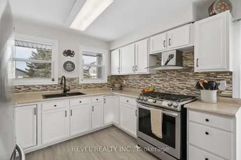 284 Victoria Avenue N Kawartha Lakes ON K9V 6A8