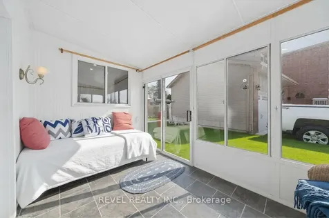 284 Victoria Avenue N Kawartha Lakes ON K9V 6A8