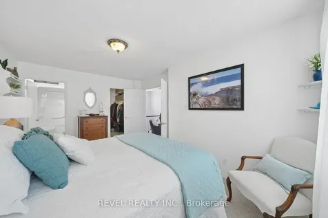 284 Victoria Avenue N Kawartha Lakes ON K9V 6A8