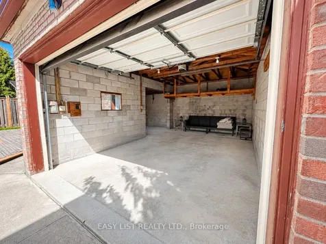75 Courtland Avenue Hamilton ON L9B 1X6