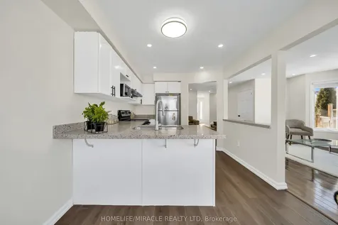 25 Breesegarden Lane Guelph ON N1E 7H1