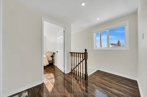 25 Breesegarden Lane Guelph ON N1E 7H1