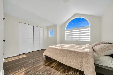 25 Breesegarden Lane Guelph ON N1E 7H1