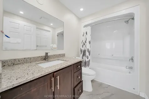 25 Breesegarden Lane Guelph ON N1E 7H1