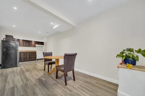 25 Breesegarden Lane Guelph ON N1E 7H1