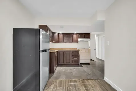 25 Breesegarden Lane Guelph ON N1E 7H1