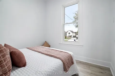 867 Devine Street Sarnia ON N7T 1X3