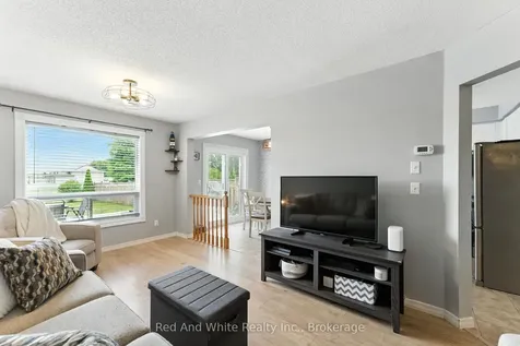 37 Hilltop Drive North Dumfries ON N0B 1E0