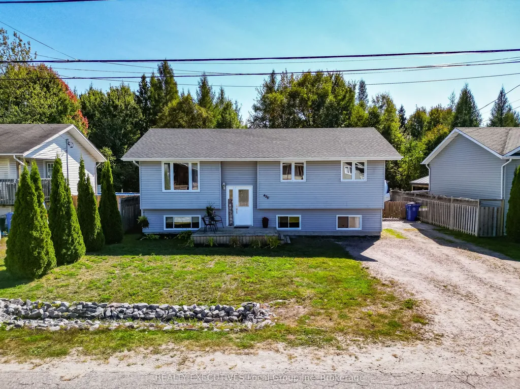 498 Demers Street West Nipissing ON P2B 0A1