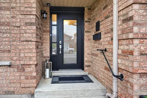 802 Upper Horning Road Hamilton ON L9C 7R4