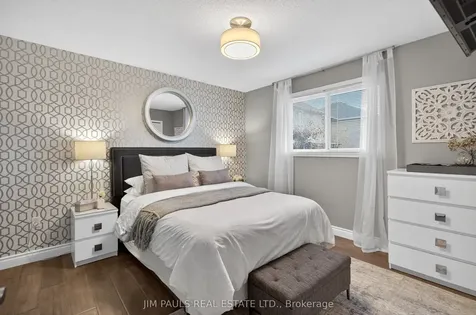 802 Upper Horning Road Hamilton ON L9C 7R4