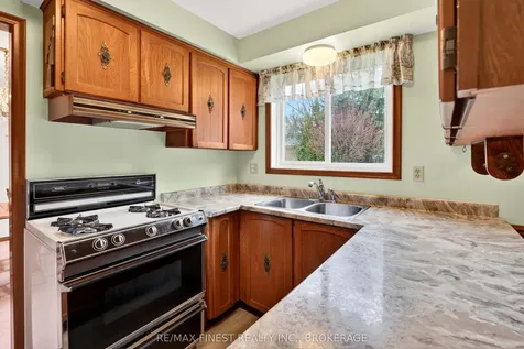 894 Auden Park Drive Kingston ON K7M 5R9