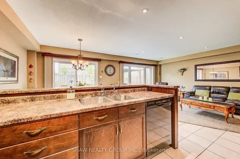 28 Walker Way Guelph ON N1L 1T7