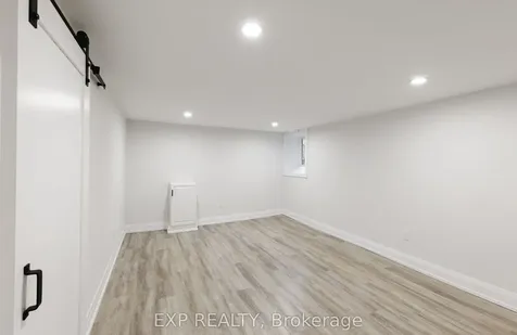 5 Maplewood Avenue Hamilton ON L8M 1W3