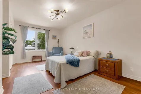44 Alexandra Boulevard St. Catharines ON L2P 1J9