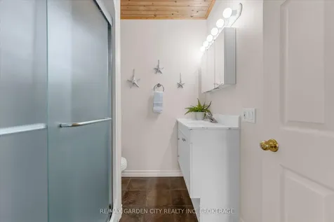 44 Alexandra Boulevard St. Catharines ON L2P 1J9