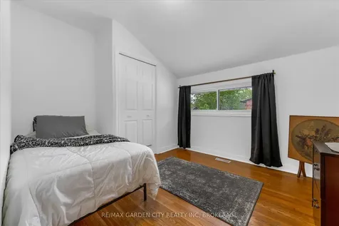 44 Alexandra Boulevard St. Catharines ON L2P 1J9