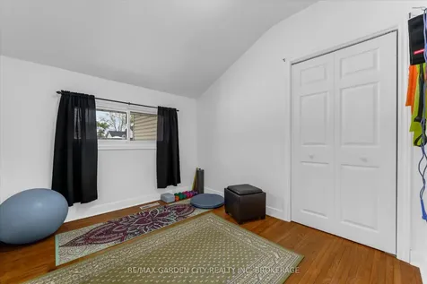 44 Alexandra Boulevard St. Catharines ON L2P 1J9