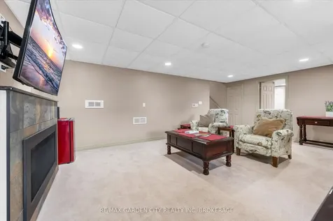44 Alexandra Boulevard St. Catharines ON L2P 1J9