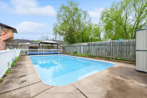 44 Alexandra Boulevard St. Catharines ON L2P 1J9