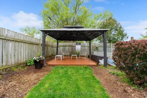 44 Alexandra Boulevard St. Catharines ON L2P 1J9