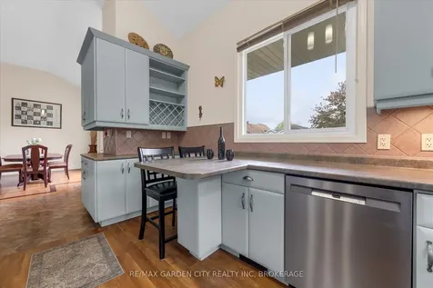 44 Alexandra Boulevard St. Catharines ON L2P 1J9