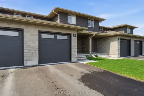 19 Parkland Circle Quinte West ON K8V 0R3