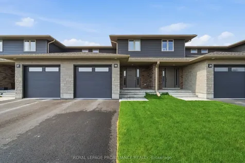 19 Parkland Circle Quinte West ON K8V 0R3