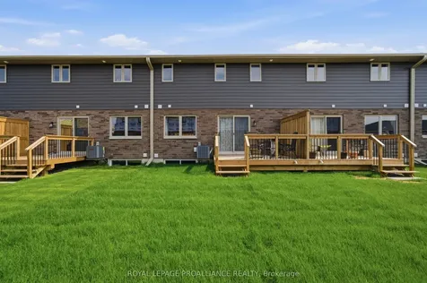 19 Parkland Circle Quinte West ON K8V 0R3