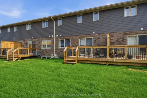 19 Parkland Circle Quinte West ON K8V 0R3