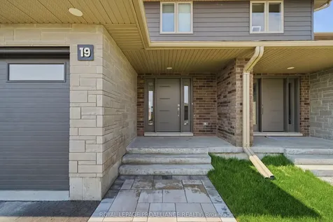 19 Parkland Circle Quinte West ON K8V 0R3