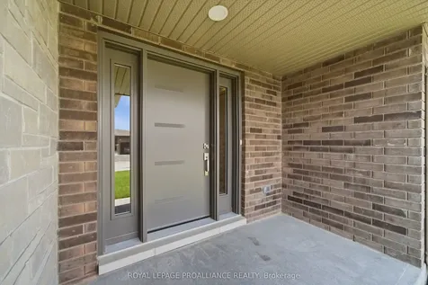 19 Parkland Circle Quinte West ON K8V 0R3