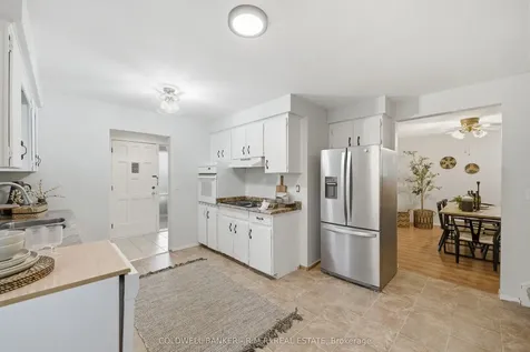 16 Manvers Drive Kawartha Lakes ON L0B 1K0
