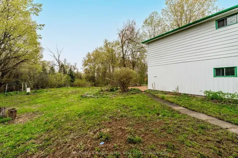 16 Manvers Drive Kawartha Lakes ON L0B 1K0