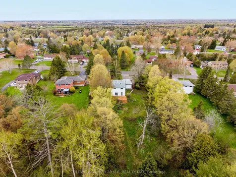 16 Manvers Drive Kawartha Lakes ON L0B 1K0