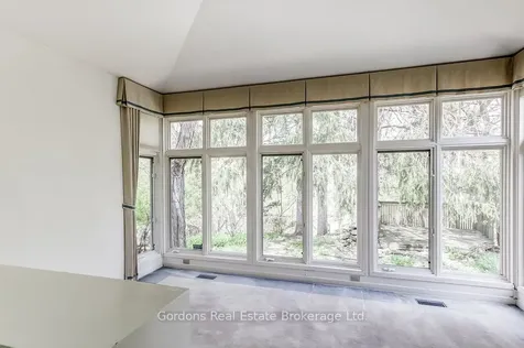 209 Parkview Drive Hamilton ON L8S 3Y4