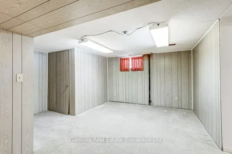 209 Parkview Drive Hamilton ON L8S 3Y4
